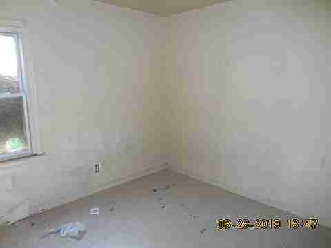 10035 Montrose (19)_m.jpg